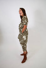 Load image into Gallery viewer, Floral Sweetheart Neck Midi Dress