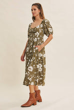 Load image into Gallery viewer, Floral Sweetheart Neck Midi Dress