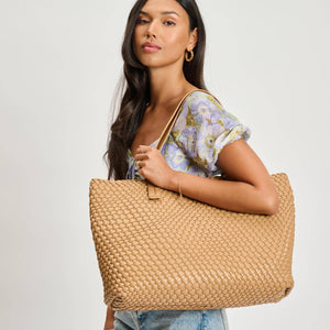 Piquant Woven Tote | Tan