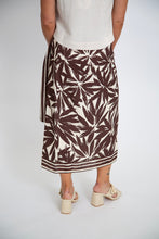 Load image into Gallery viewer, Floral Print Linen Wrap Skirt