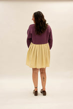 Load image into Gallery viewer, Contrast Quilted Knit Pleated Dress