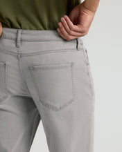 Load image into Gallery viewer, Men’s Straight Comfort Stretch Jeans