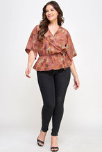 Load image into Gallery viewer, Curvy Floral Print Peplum Top | Mauve