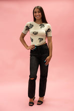 Load image into Gallery viewer, Straight Distressed Jeans by Kan Can