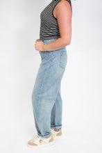 Load image into Gallery viewer, Sammie Cropped Barrel Jean by Hidden Jeans