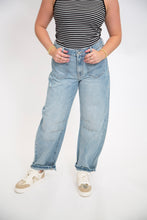 Load image into Gallery viewer, Sammie Cropped Barrel Jean by Hidden Jeans