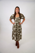 Load image into Gallery viewer, Floral Sweetheart Neck Midi Dress