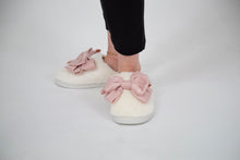 Load image into Gallery viewer, Faux Fur Bow Slippers