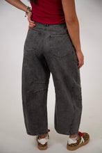Load image into Gallery viewer, Etched Inseam Barrel Jeans