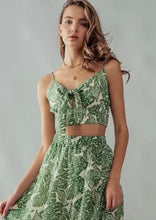 Load image into Gallery viewer, Front Tie Leaf Print Crop Top
