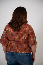 Load image into Gallery viewer, Curvy Floral Print Peplum Top | Mauve