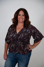 Load image into Gallery viewer, Curvy Floral Print Peplum Top | Navy