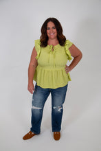 Load image into Gallery viewer, Curvy Tie-Front Flutter Sleeve Top