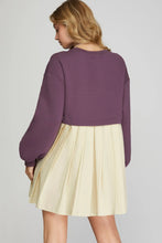 Load image into Gallery viewer, Contrast Quilted Knit Pleated Dress
