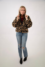 Load image into Gallery viewer, Leopard Sherpa Jacket