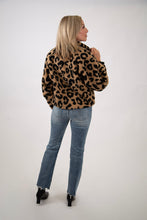 Load image into Gallery viewer, Leopard Sherpa Jacket