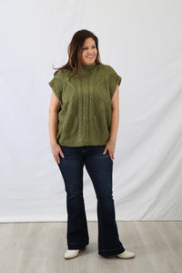 Curvy Cable Knit Cap Sleeve Sweater