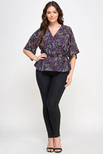 Load image into Gallery viewer, Curvy Floral Print Peplum Top | Navy