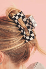 Load image into Gallery viewer, Checkered Hair Claw Clip